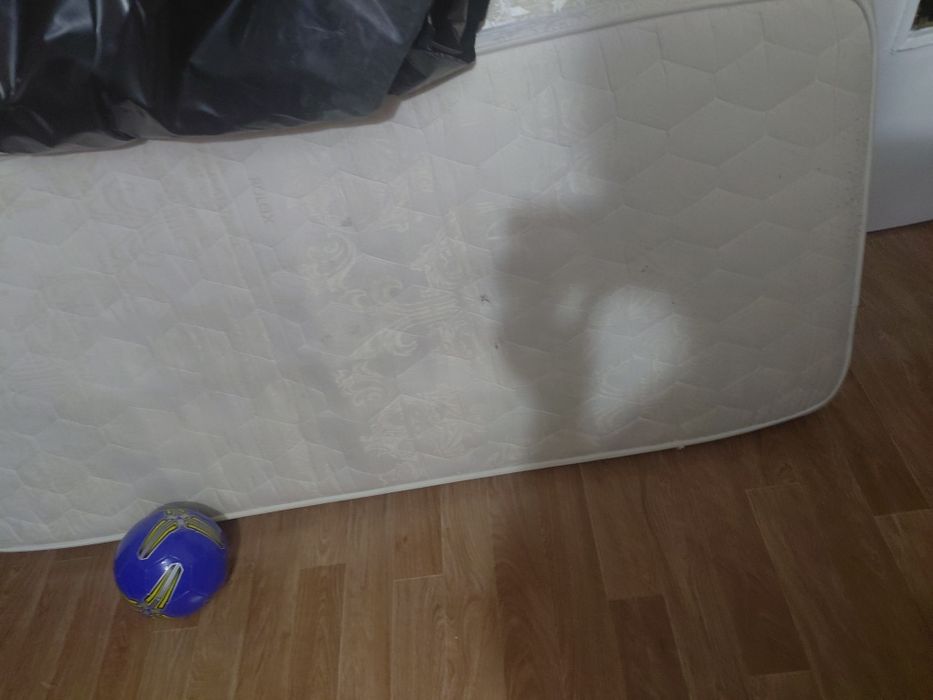Продам б/у матрасы 1спалка