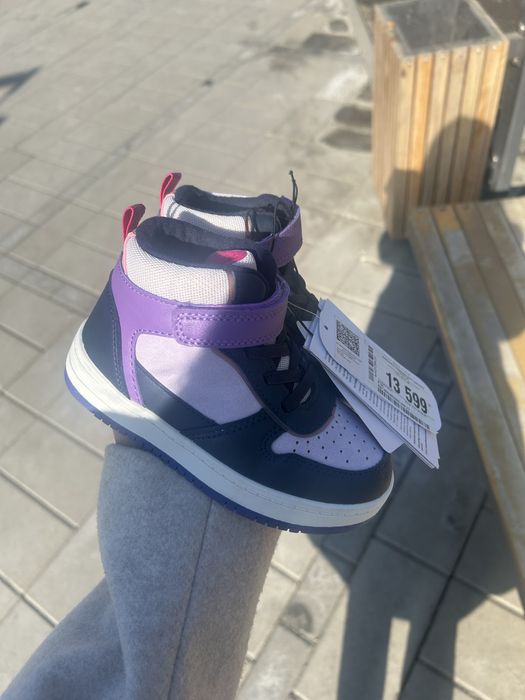 Продам новую обувь для девочек