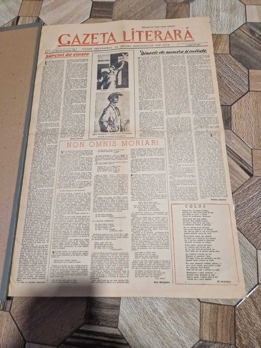 Clasor cu timbre Posta Romana si colectie Gazeta Literara 1957 - 1962