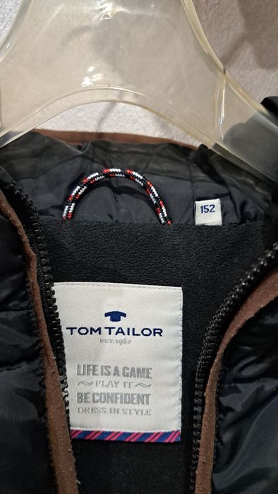 Много запазени маркови детски якета и елеци