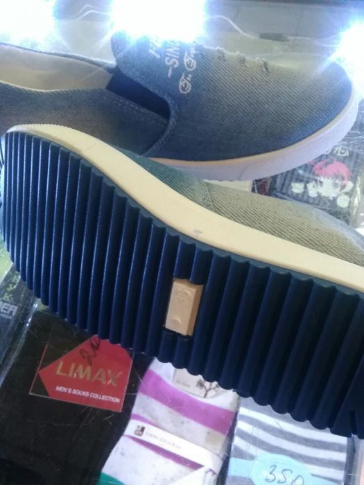 Продам макасины новые