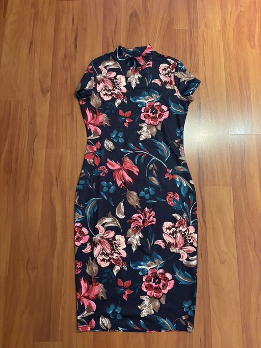 Елегантна флорална рокля