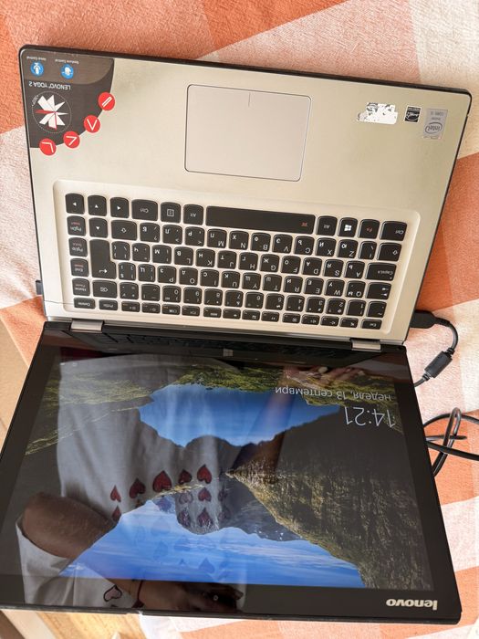 Лаптоп Lenovo Yoga2