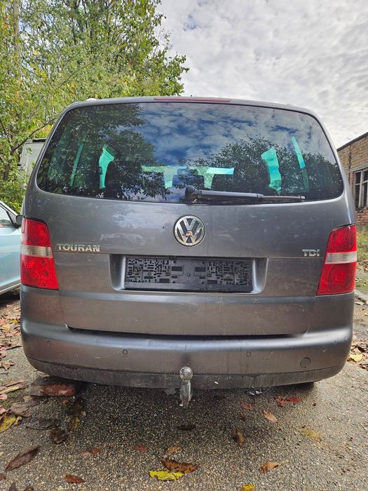 На части VW Tauran Фолксваген тауран 2.0 TDi 2004