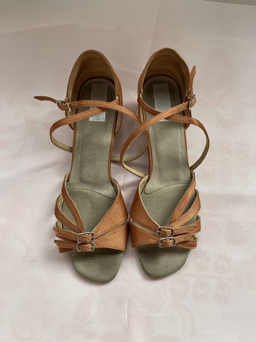 Продам танцевальные босоножки