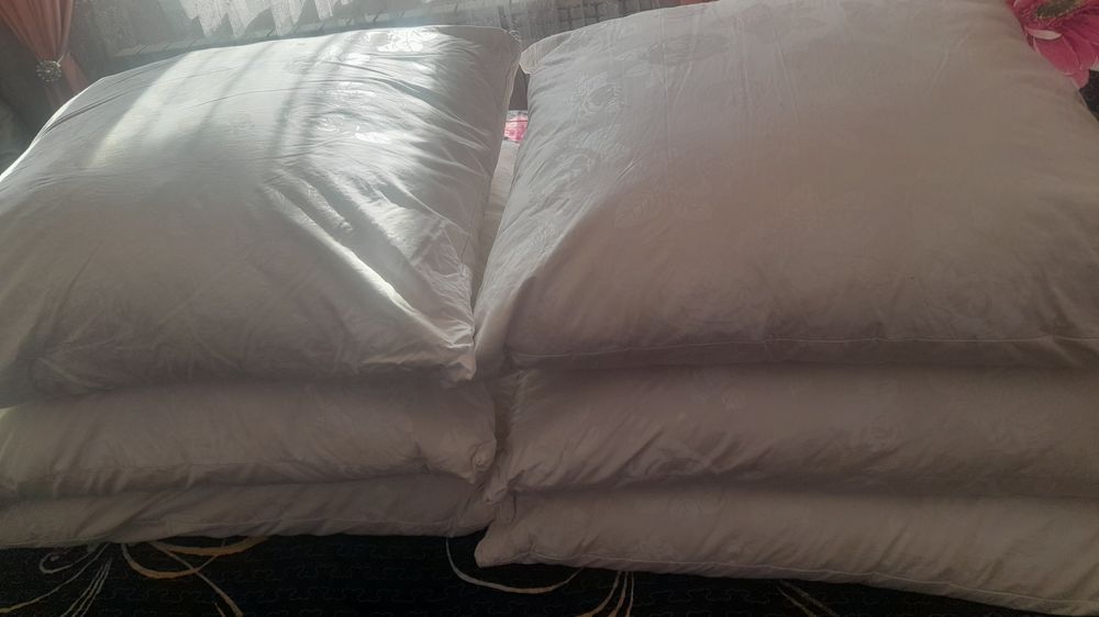 Подушки 80см×75см перьевые
