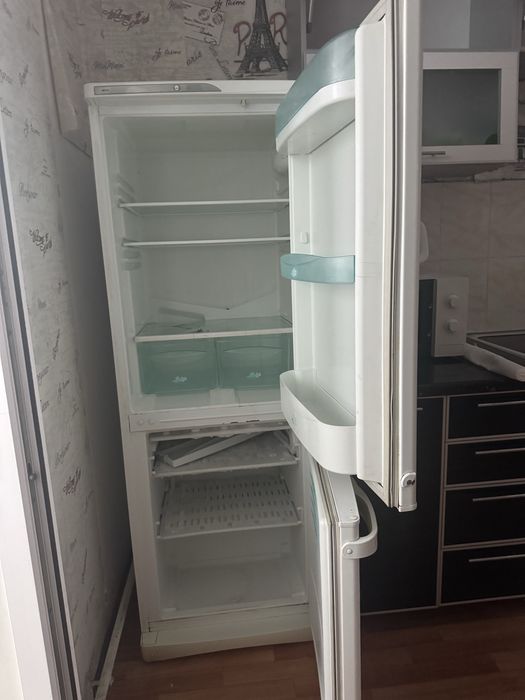 Холодильник рабочий