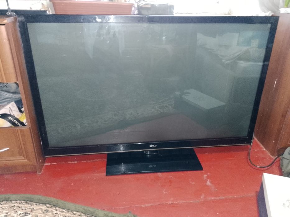 Продам телевизор 107дг