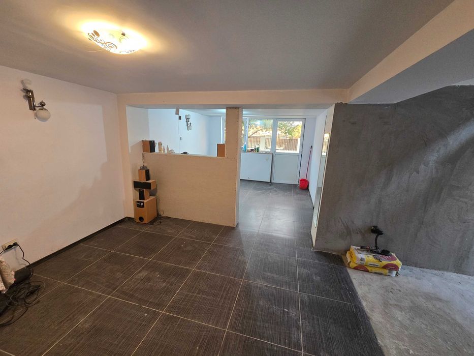 Okazie vand/schimb Casa P+1 si Teren 1400mp in Pitesti (cart Prundu)