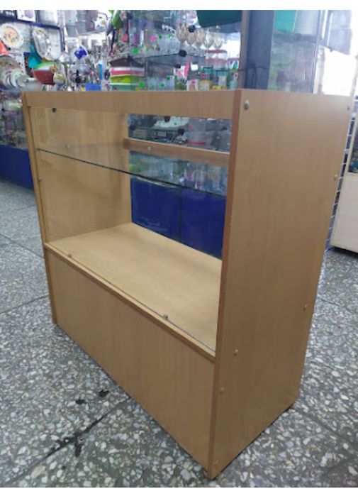 Продам столы-витрины