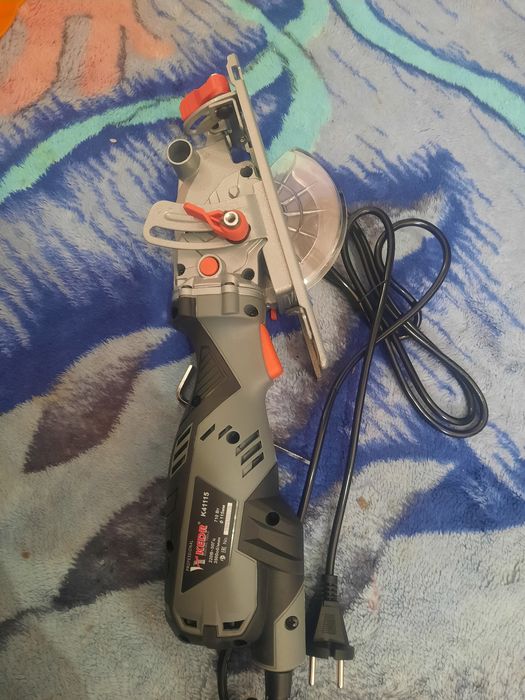 Продам болгарку. 15°. 30°. 45°.