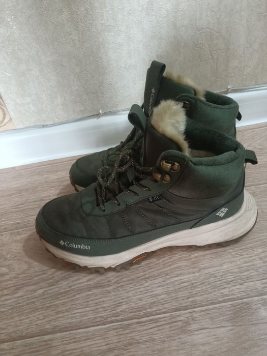 Продам кроссовки