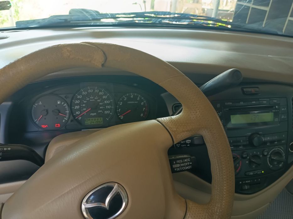 Продам машину американец Mazda MPV