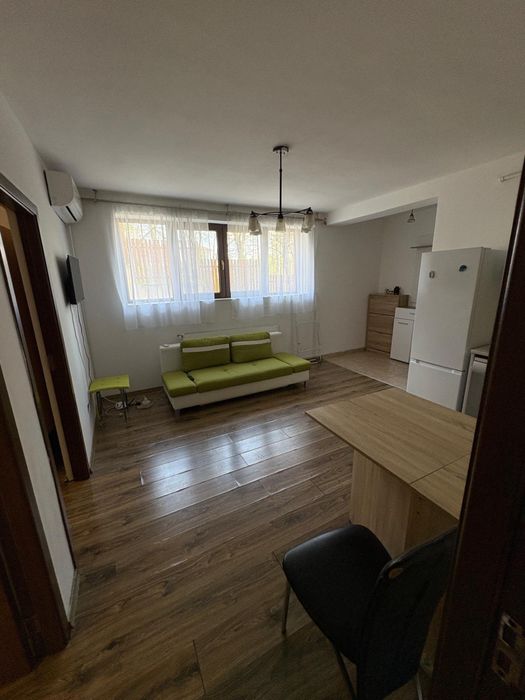 Ap la demisol 3 camere 50mp str Scolii Dambul Rotund! Parcare inclusa