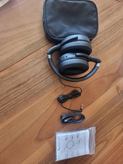 Слушалки с лого на "Krisko beats" Sennheiser HD 450 bt