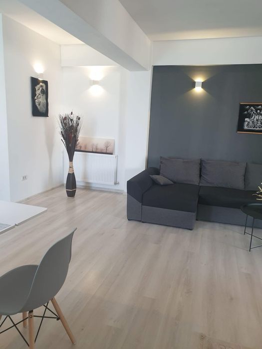 Inchiriez apartament