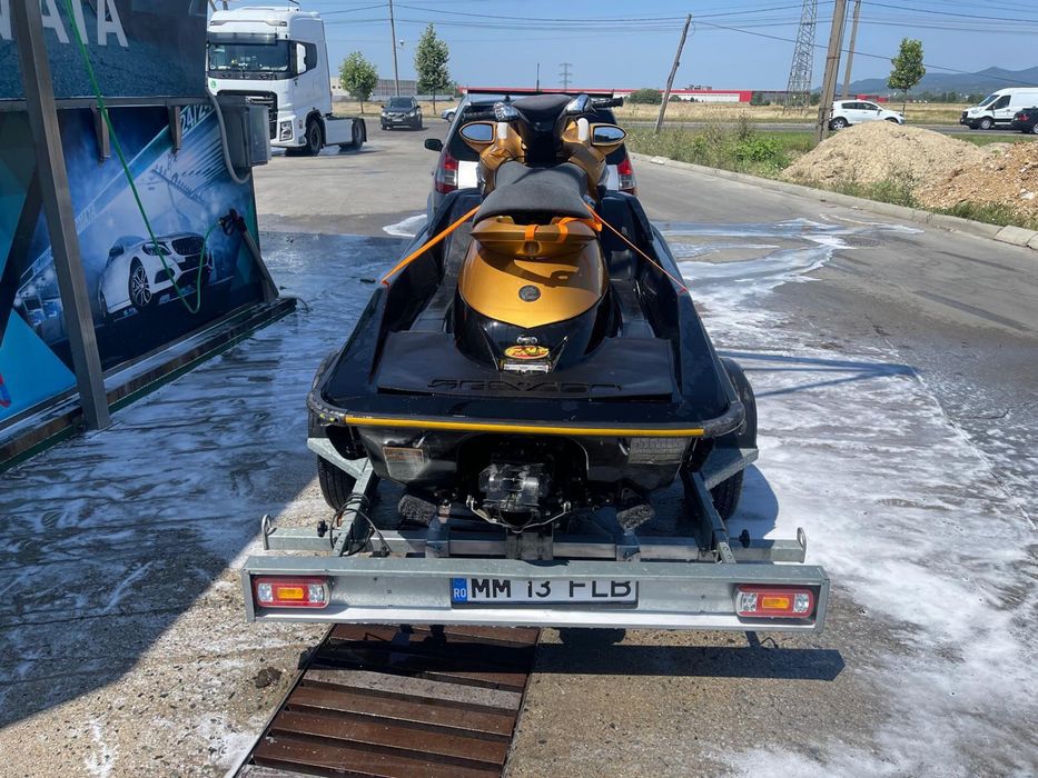 De vanzare - Sea-Doo RXT 215