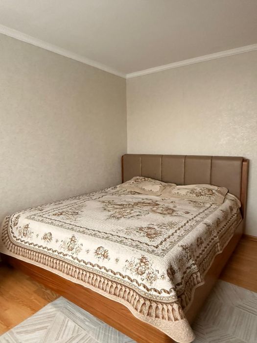 Кровать деревянная