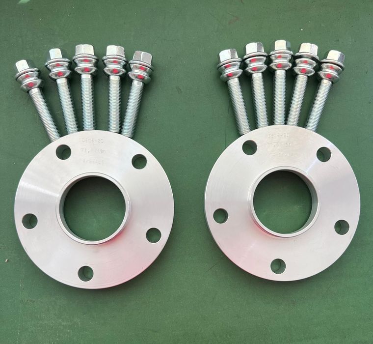 Flanșe Distantiere Porsche 15  20  25 30 mm cu prezoane