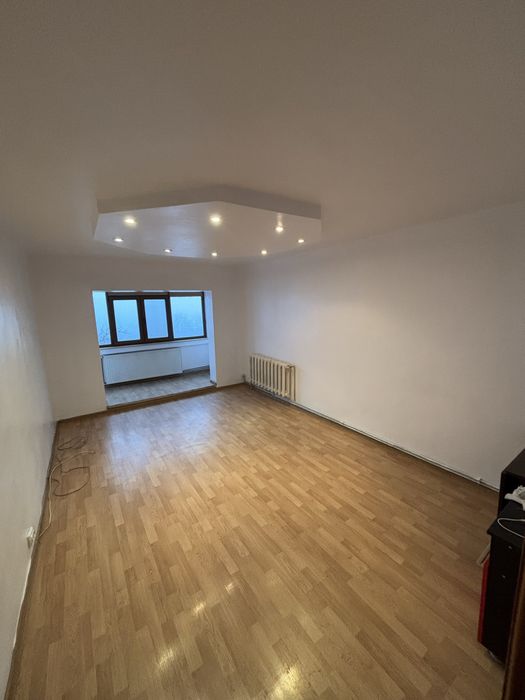 Apartament 54mp / decomandat / zona deal