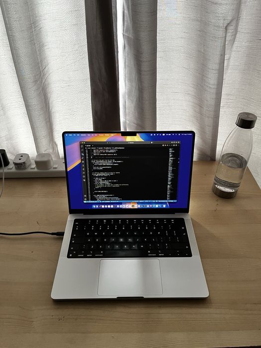 MacBook Pro 14 M1 Pro 16/512 ГБ 120 Гц oled