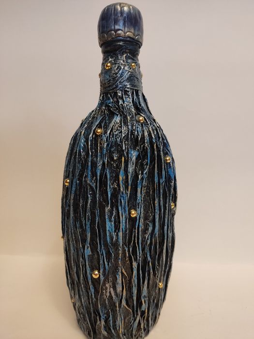 Продам бутылки декоративные