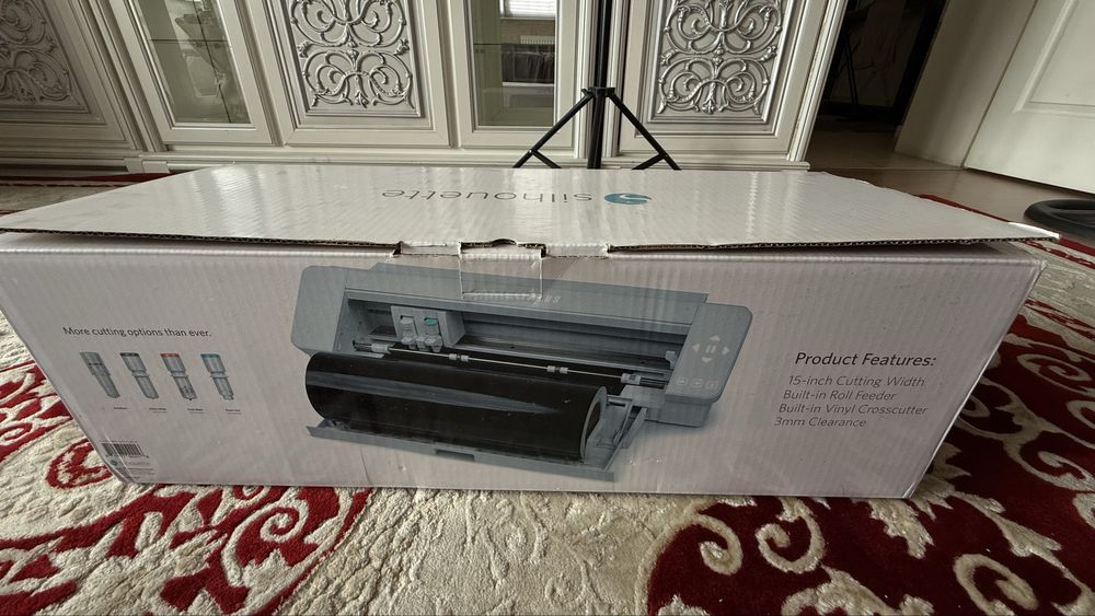 Продам плоттер Silhouette Cameo 4 plus