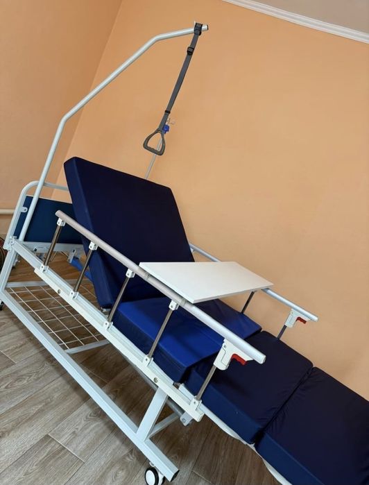 Медицинская кровать для лежачих