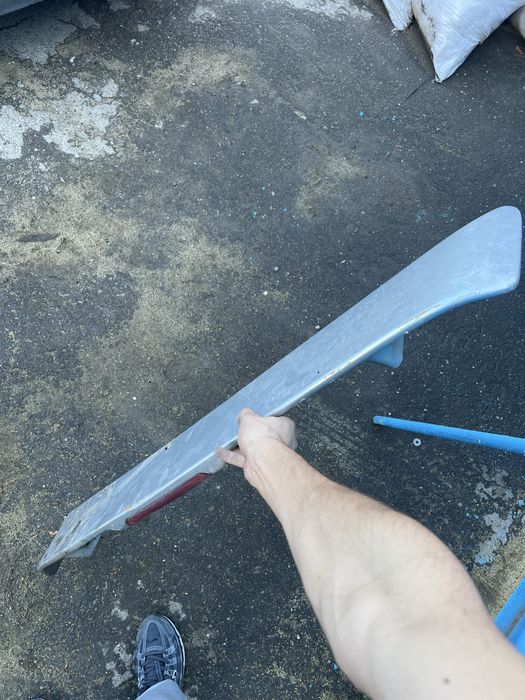 Спойлер 2110 , приора  продам