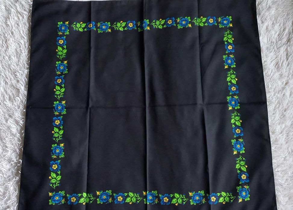 Batic/naframa traditionala neagra/rosie