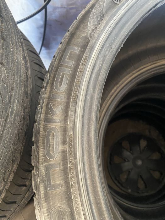 255/35/20 NOKIAN