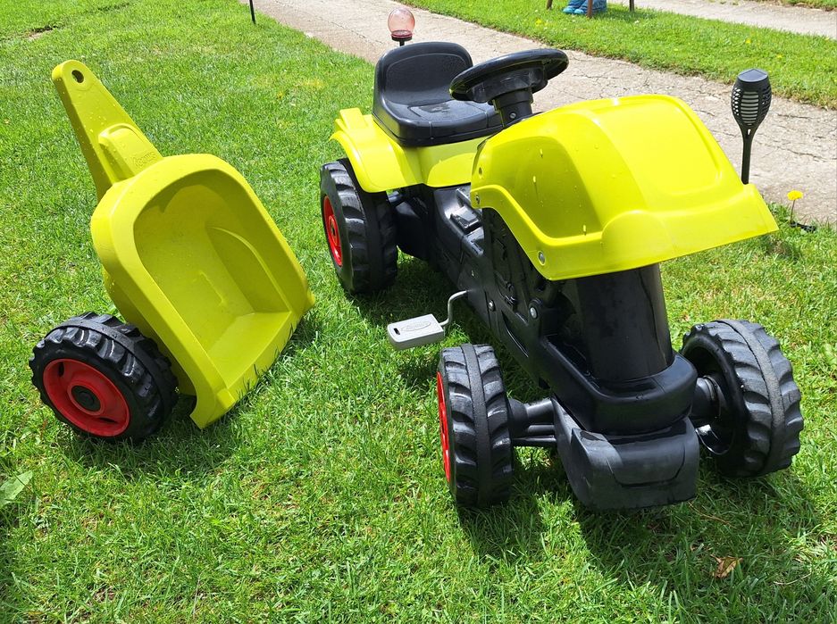 Tractor cu pedale si remorca