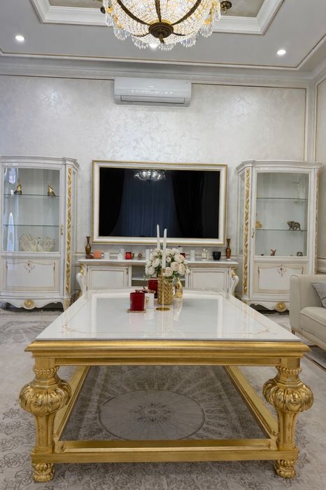 Импортная, привозная мебель