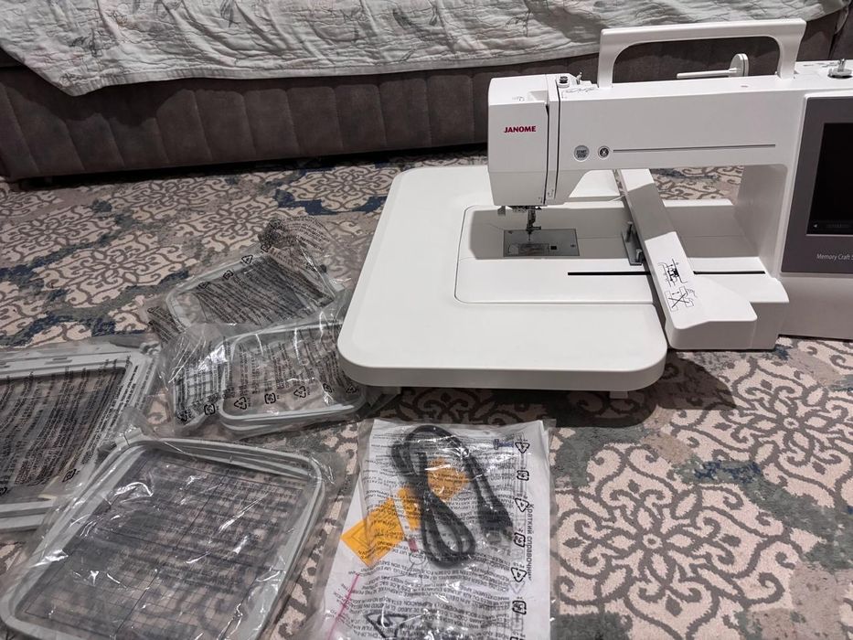 Janome Memory Craft 550E вышивальная машина