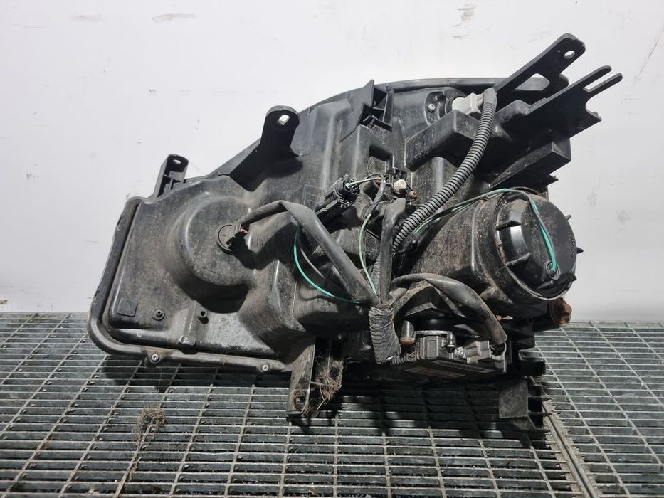 Far Dreapta Nissan X - Trail T31 2007 - 2013 SUV 4 Usi (1358) Xenon