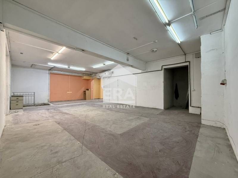 Представителен търговски обект в центъра на София