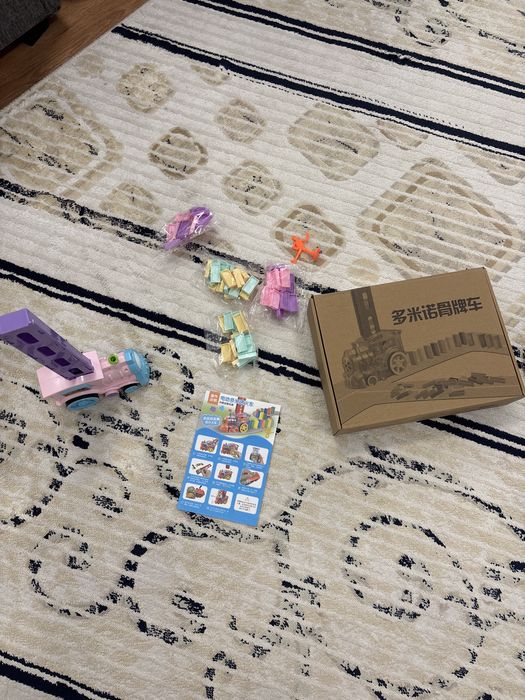 Продам детские игрушки паравоз