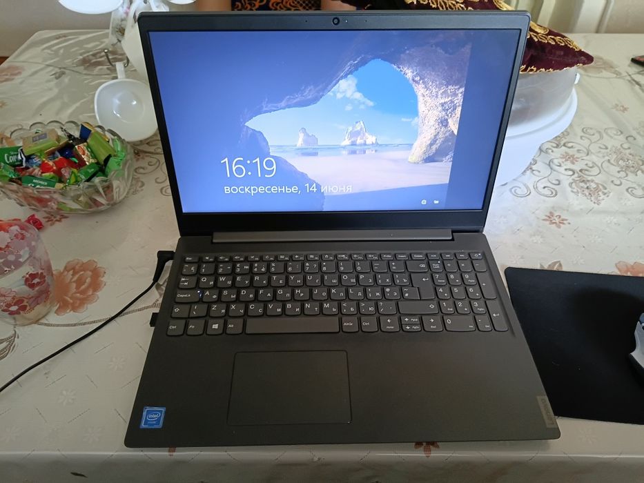Новутбук Lenovo...