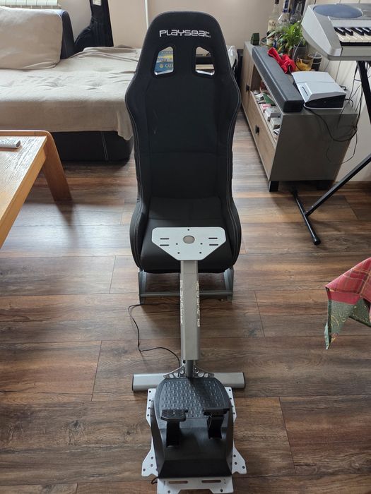 Състезателна седалка PlaySeat за волан