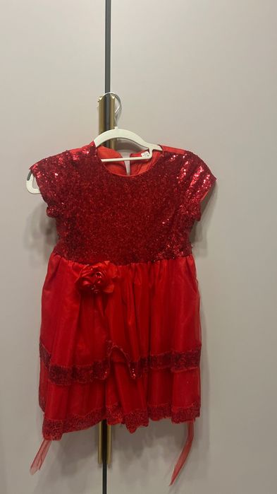 Продам платье для девочки