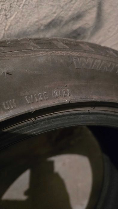 Зимни Гуми 275/40/18 Pirelli Sottozero