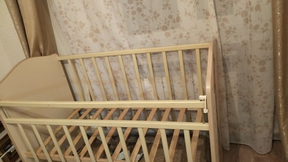 Детская кроватка, манеж