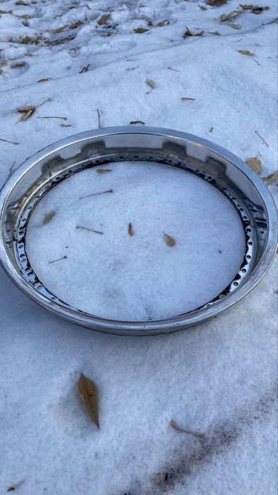 Пара полок для дисков r19