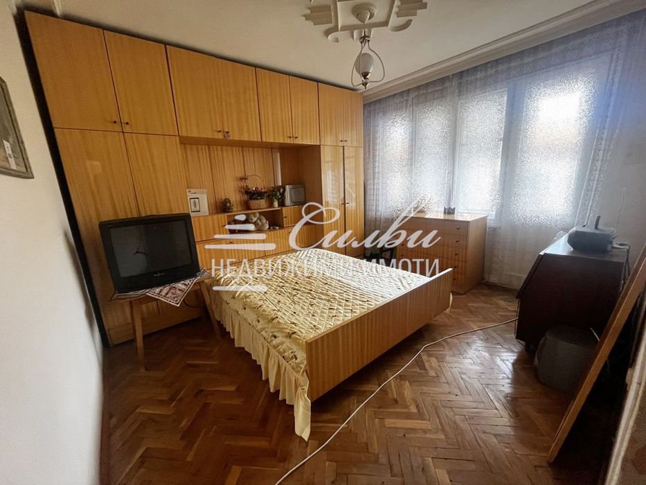Продава се Многостаен апартамент в Шумен, Куршум чешма - 150 кв.м за 614 €/кв.м - Снимка #6