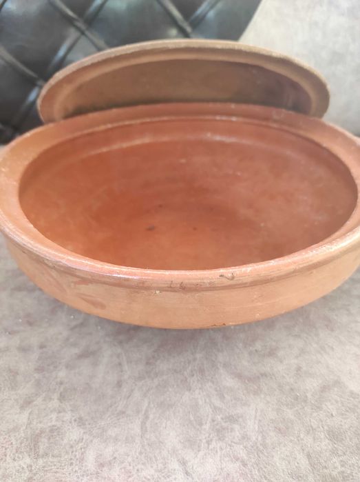 Глинен гювеч с капак