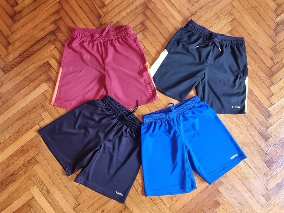 Lot 4 pantaloni scurti fotbal Decathlon, marimea 140