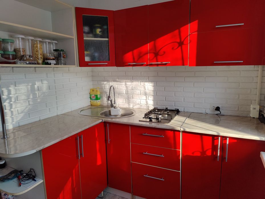 Продам 2 - х комнатную квартиру