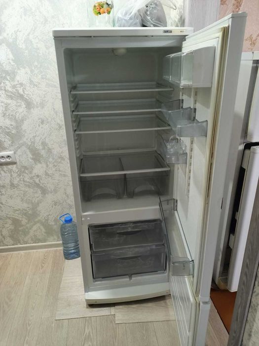 Продам два современных , рабочих  холодильника