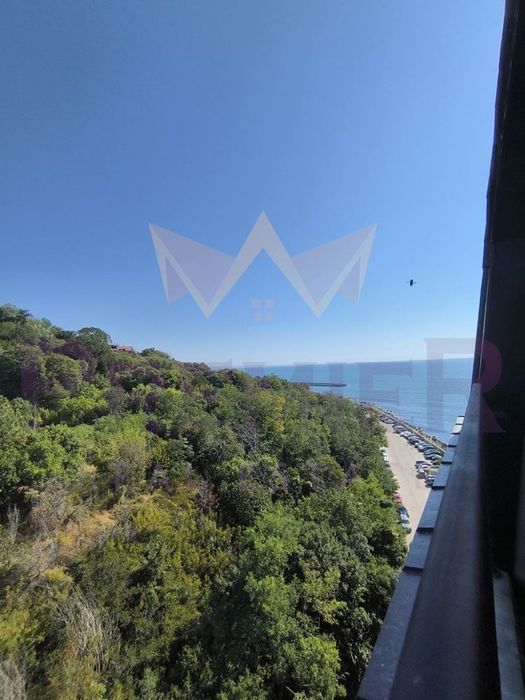 Продава се Тристаен апартамент в к.к. Св.Св. Константин и Елена - 100 кв.м за 2350 €/кв.м - Снимка #12