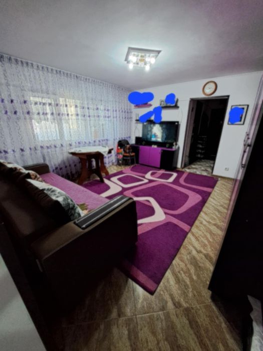 Vând apartament în Alexandria, 3 camere,balcon,2 debarale,etaj 4din4,izolat exterior, dar si izolare deasupra.